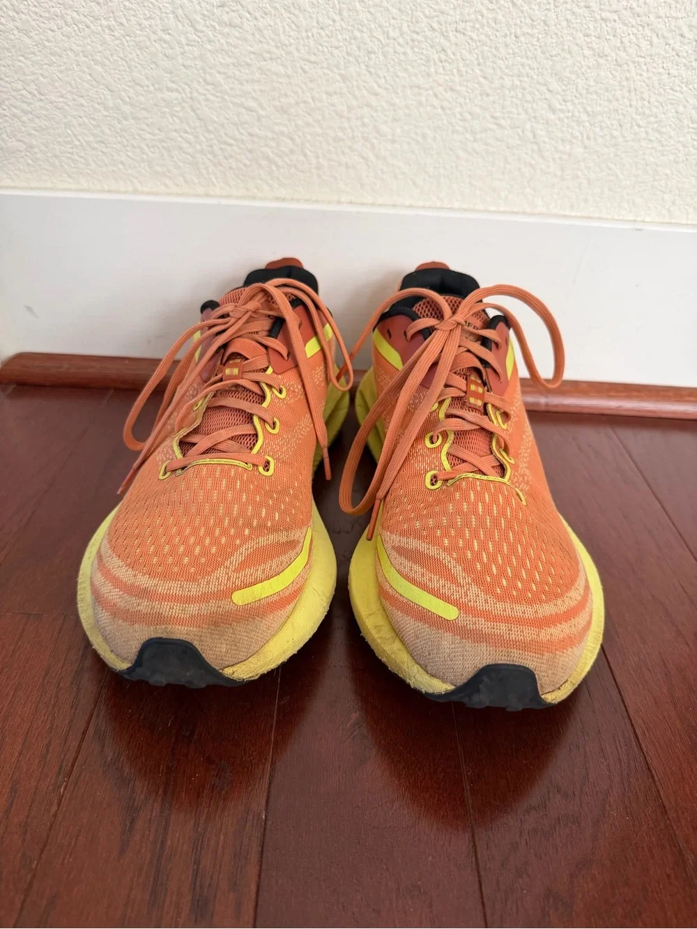 Merrell Morphlite Trail Running Shoes Sneakers Melon Orange Yellow Mens Sz 10.5